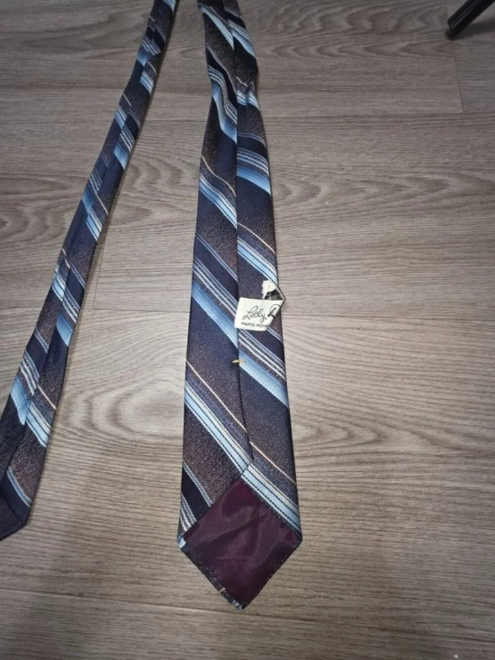Classic Men's Blue Striped Necktie